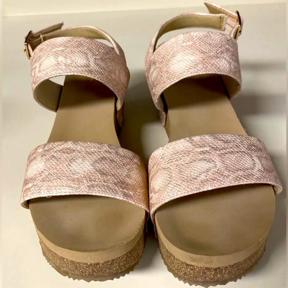 Volatile Cork Platform Wedge Sandals Pink Gold Snakeprint Excellent Condition 9